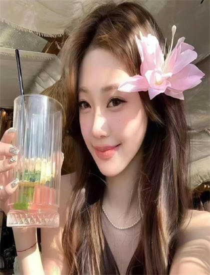 从表演艺术看《奇怪的儿媳》：色彩的运用技巧与情绪传达 理解角色的文化意义